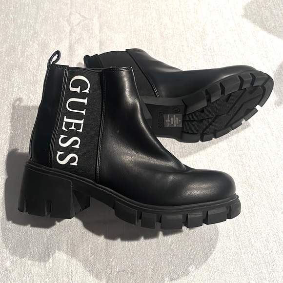 Guess Women’s Leather Ankle Moto Combat Boot w/ Chunky Heel Size 7 Like new - Picture 2 of 15